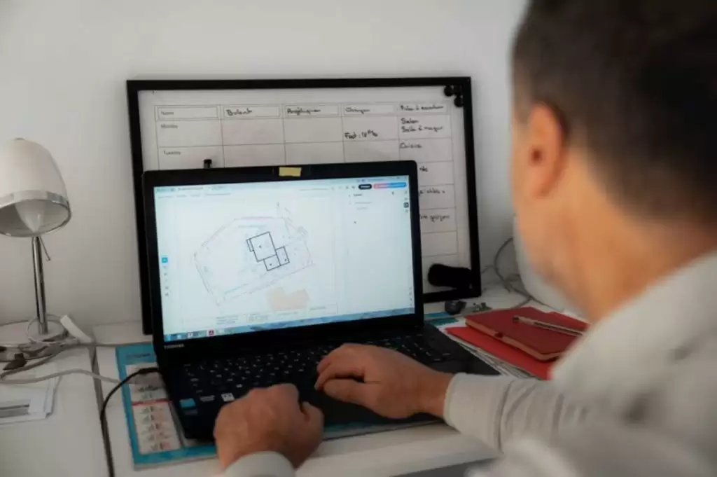 谁懂啊!前法甲球员退役后逆袭成建筑公司老板,专访揭秘足球生涯如何为创业铺路–洛里恩特–图1 谁懂啊!前法甲球员退役后逆袭成建筑公司老板,专访揭秘足球生涯如何为创业铺路–洛里恩特–图1